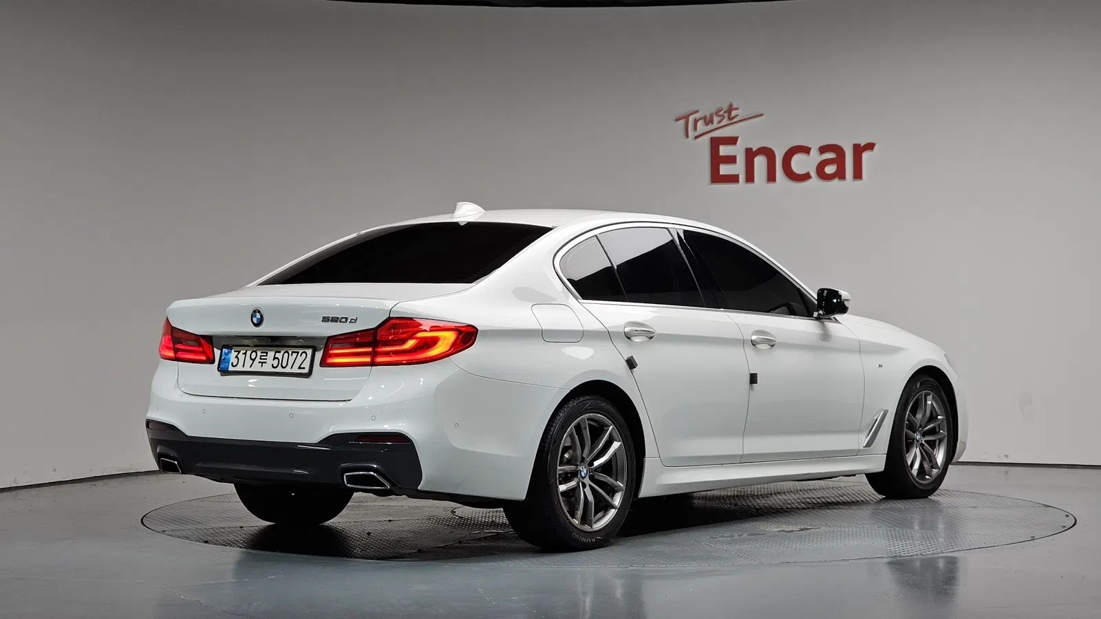 BMW Série 5 (G30) 520d M Sport Plus 2018 — photo 1 sur 37