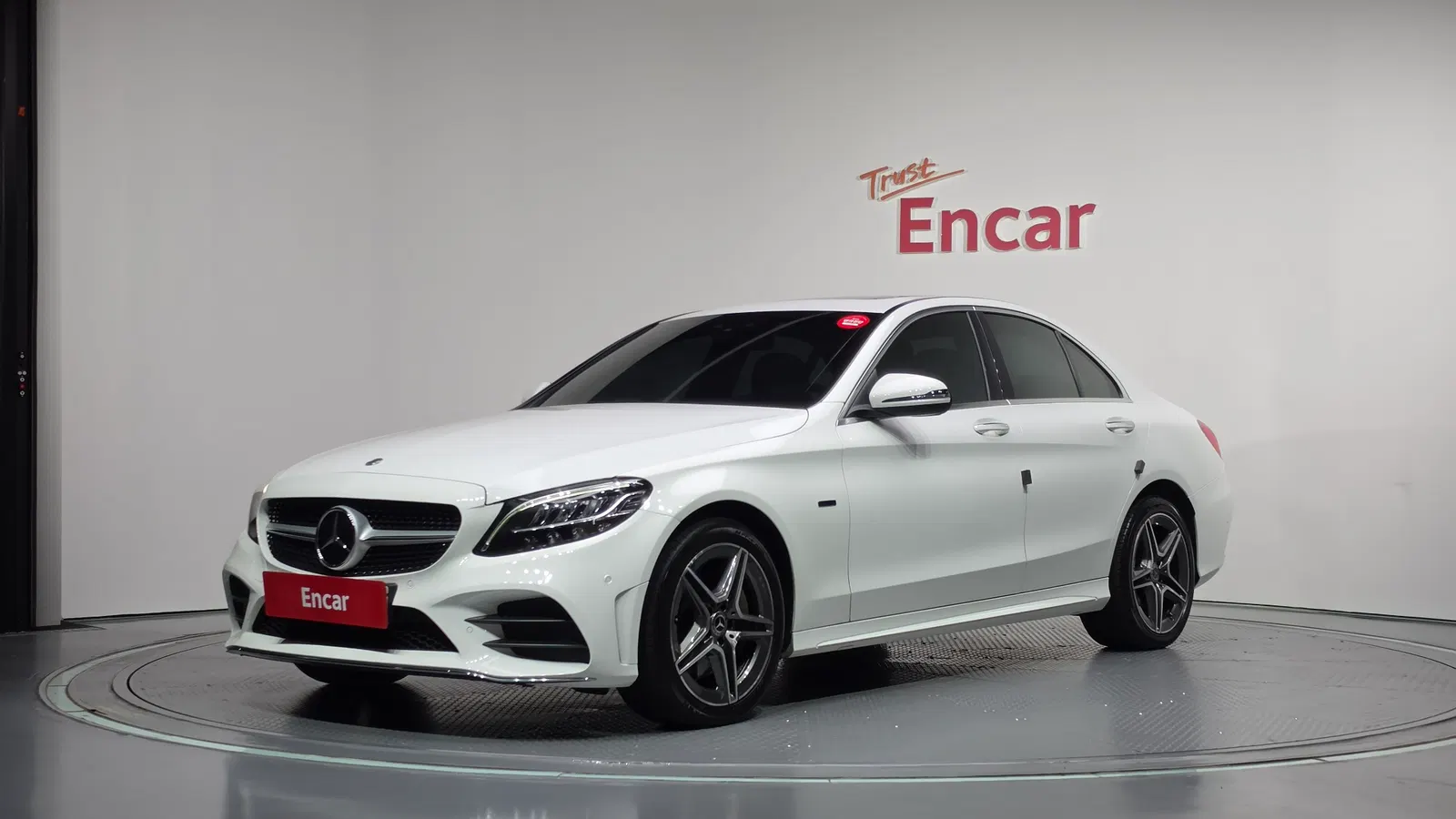 Mercedes-Benz Classe C AMG Line · C300e 4MATIC (W205) 2020 — photo 1 sur 33