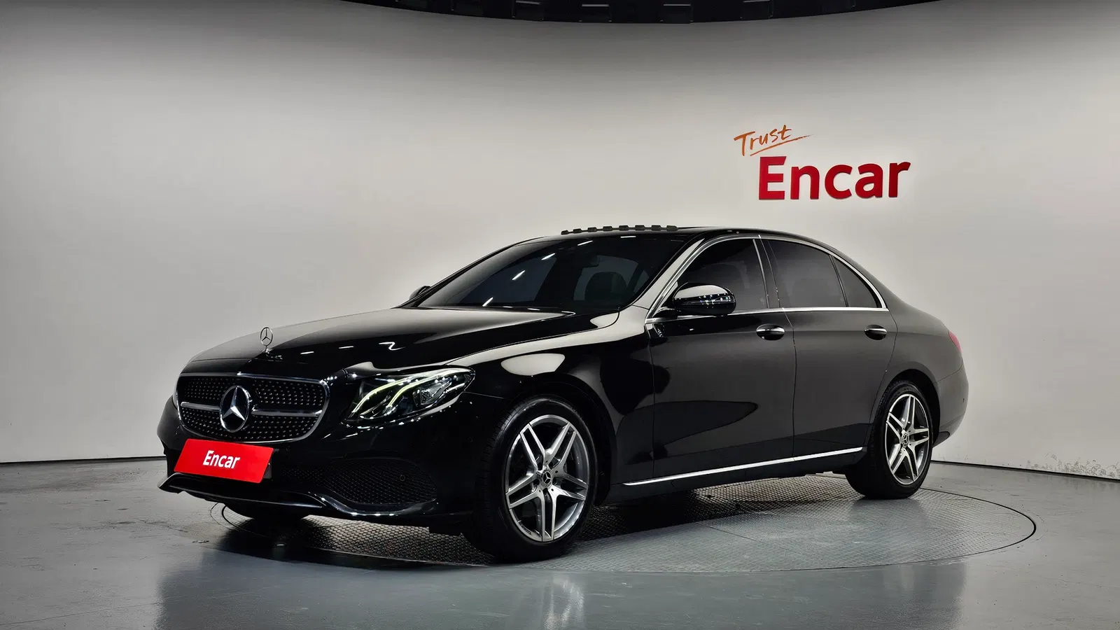 Mercedes-Benz Classe E E200 Avantgarde (W213) 2018 — photo 1 sur 20