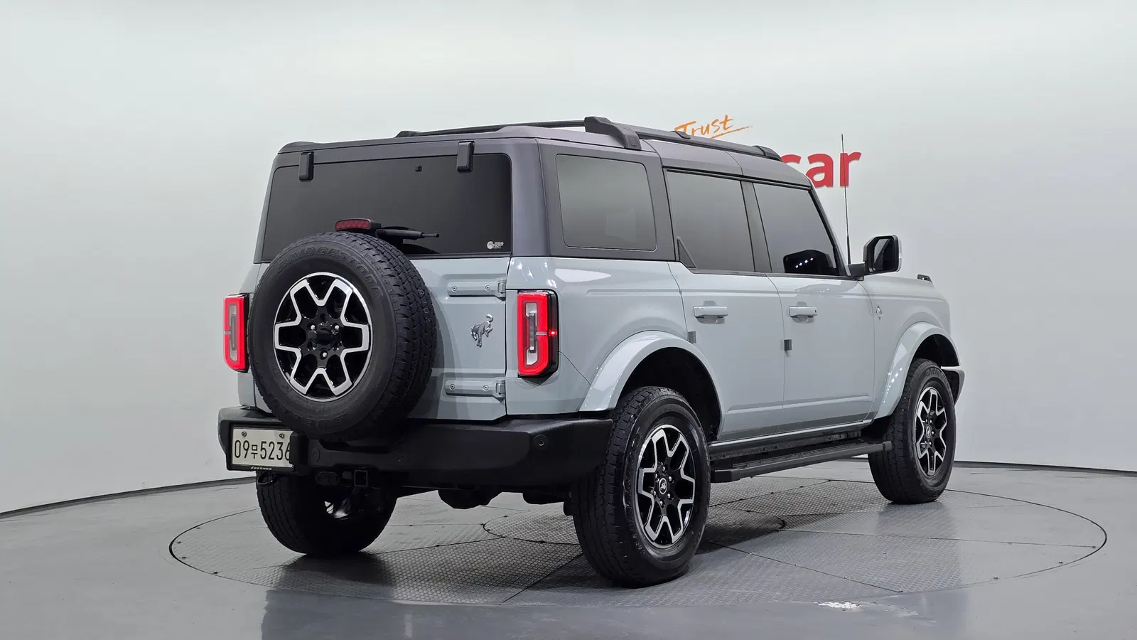 Ford Bronco 6e génération 2.7 Outer Banks 2023 — photo 1 sur 31