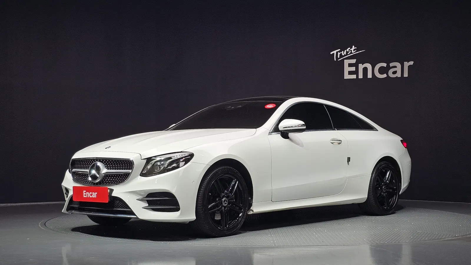Mercedes-Benz Classe E E220d Coupé (W213) 2019 — photo 1 sur 26