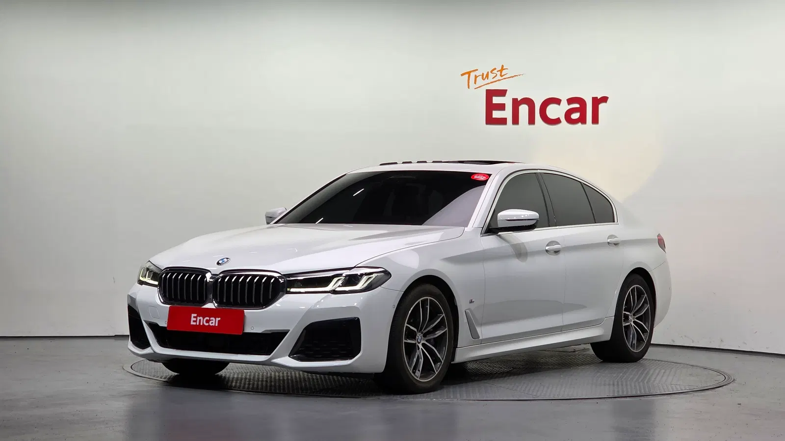 BMW Série 5 (G30) 520i M Sport 2023 — photo 1 sur 34