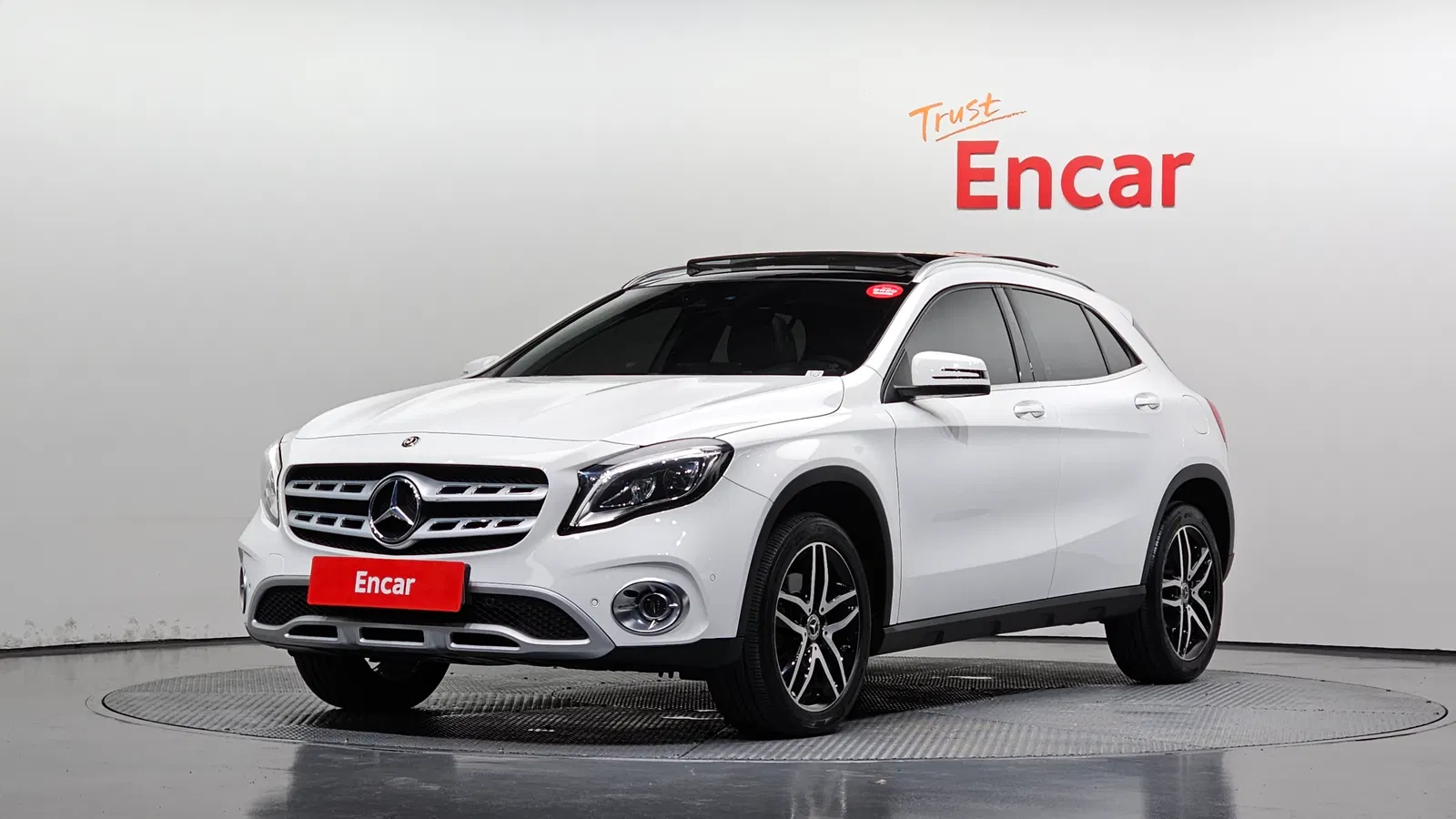 Mercedes-Benz GLA GLA220 Premium (X156) 2019 — photo 1 sur 30