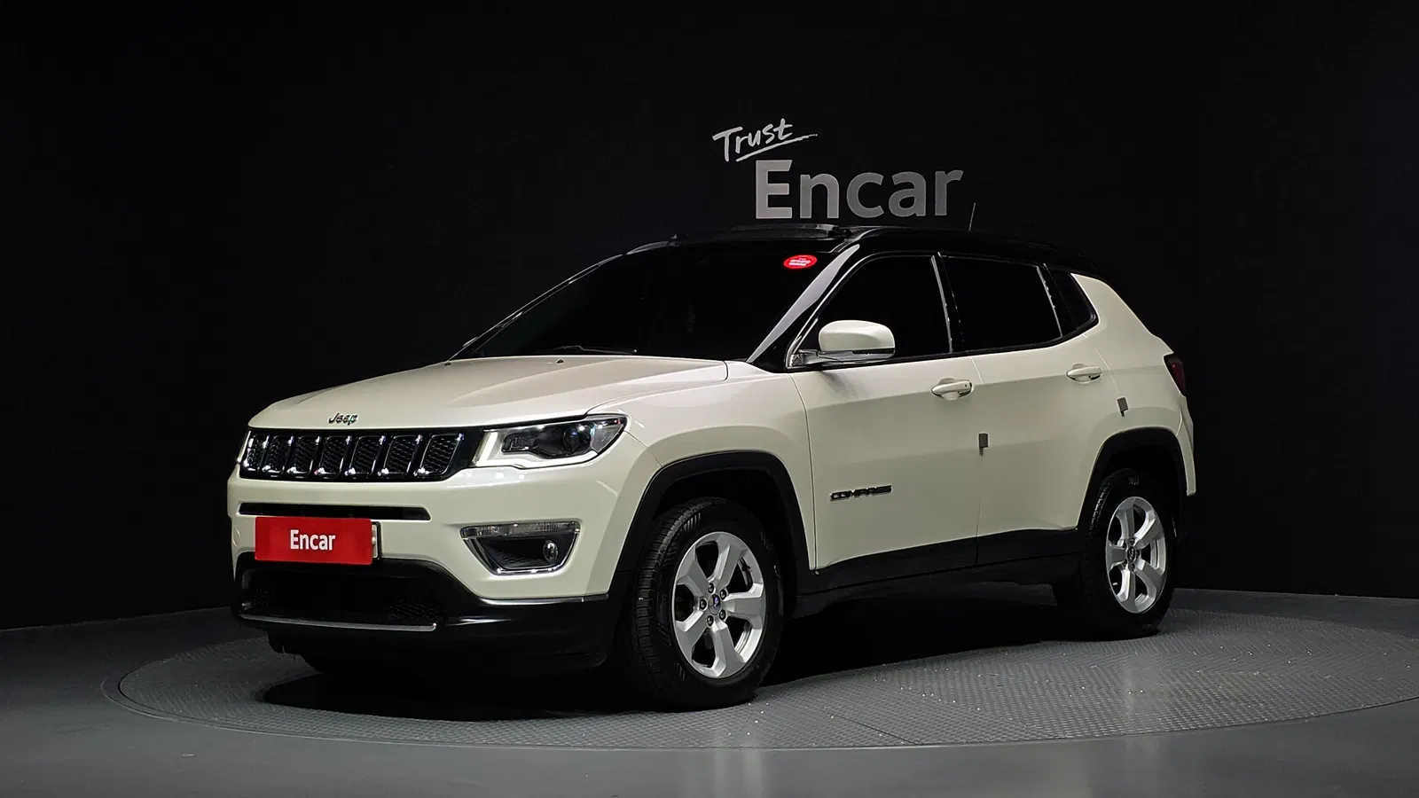 Jeep Compass 2e génération 2.4 Limited AWD 2019 — photo 1 sur 33