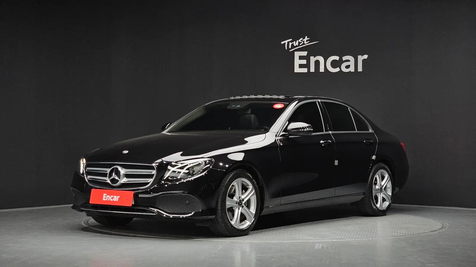 Mercedes-Benz Classe E E200 Avantgarde (W213) 2018 — photo 1 sur 35