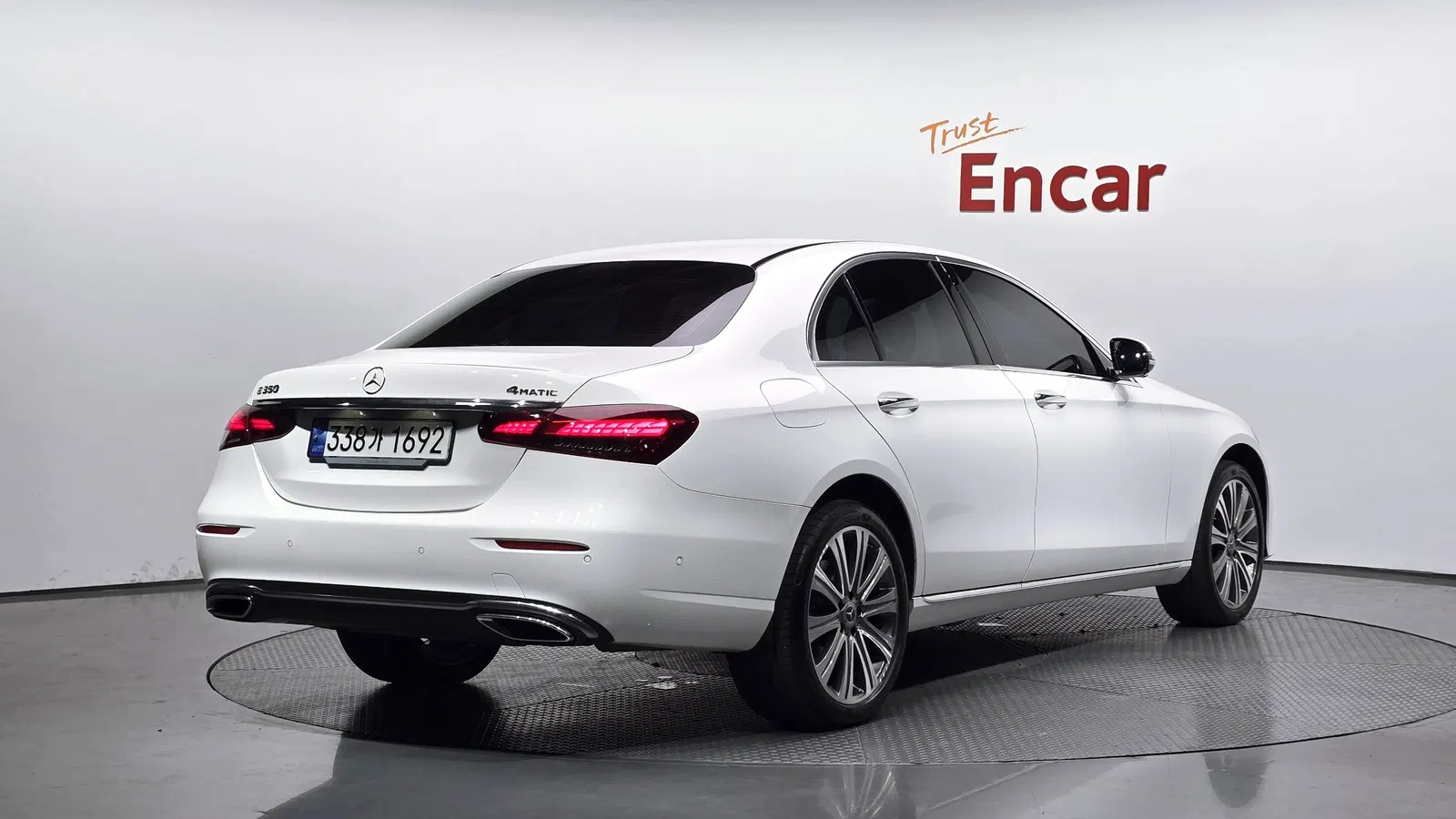 Mercedes-Benz Classe E E350 4MATIC Exclusive (W213) 2023 — photo 1 sur 39