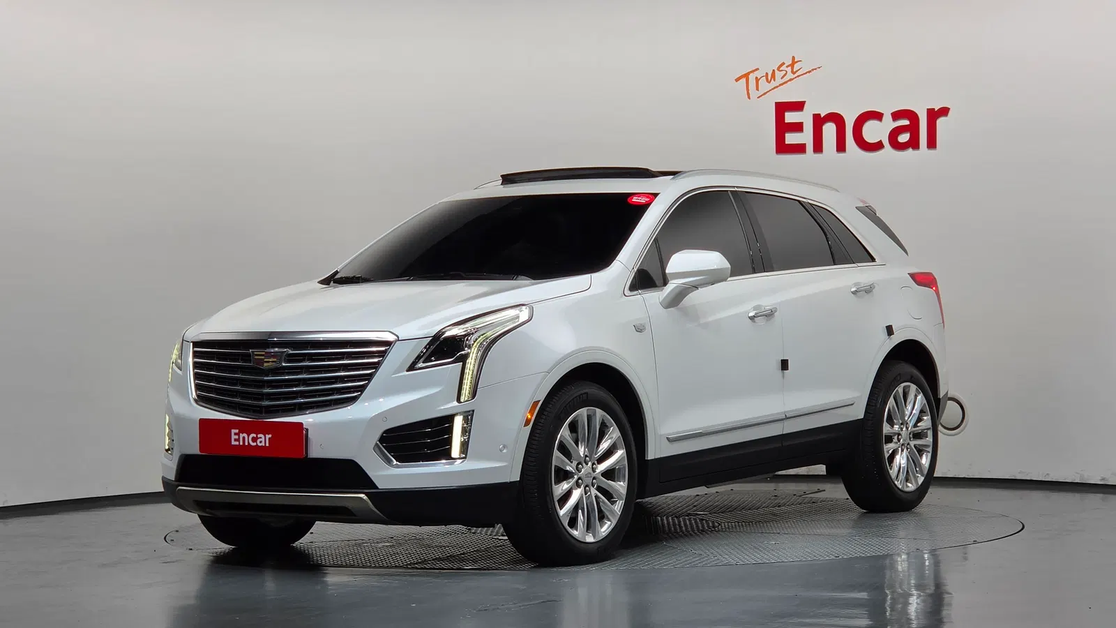 Cadillac XT5 3.6 Platinum AWD 2019 — photo 1 sur 39
