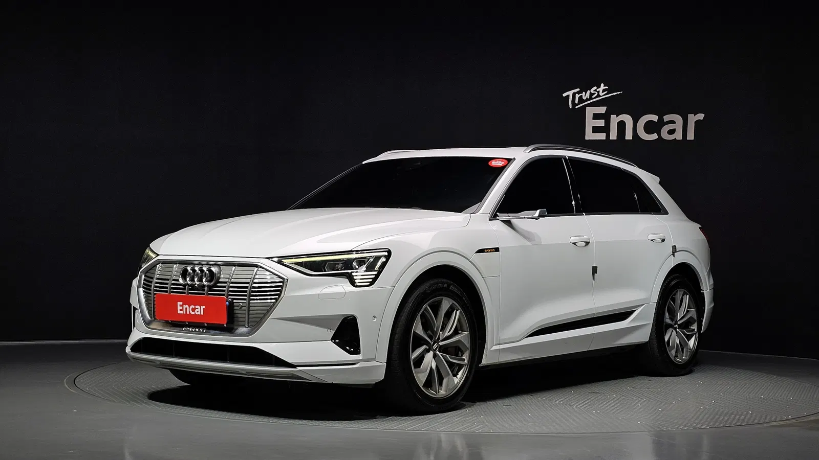 Audi e-tron 55 Quattro 2020 — photo 1 sur 20