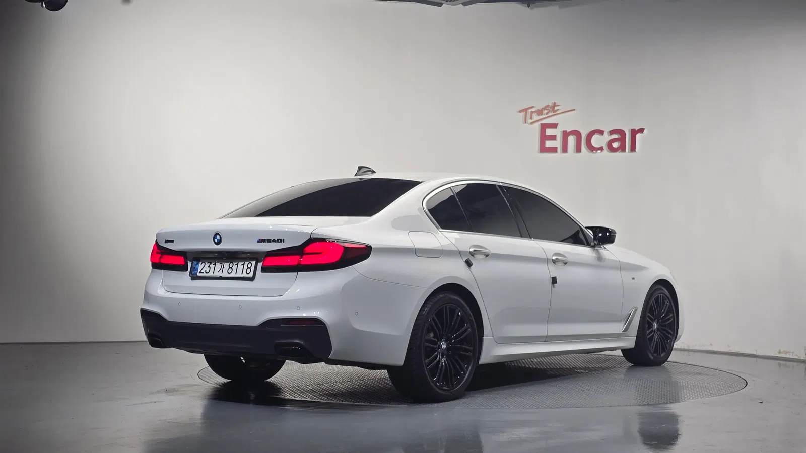 BMW Série 5 (G30) 540i xDrive M Sport Plus 2018 — photo 1 sur 40