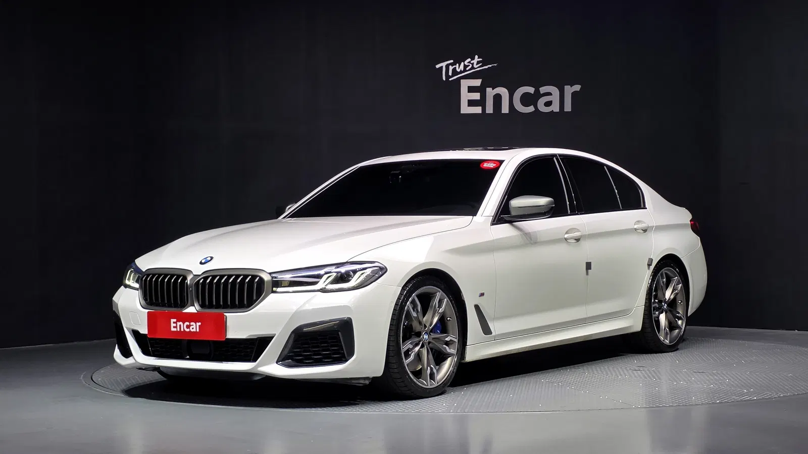BMW Série 5 (G30) M550i xDrive 2021 — photo 1 sur 20