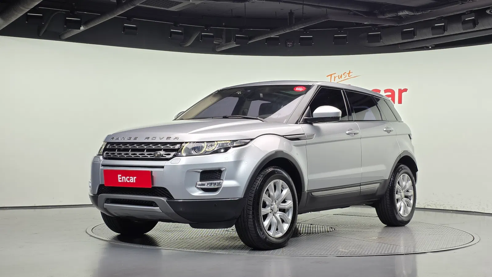 Land Rover Range Rover Evoque 2.2 SD4 Pure 2015 — photo 1 sur 26