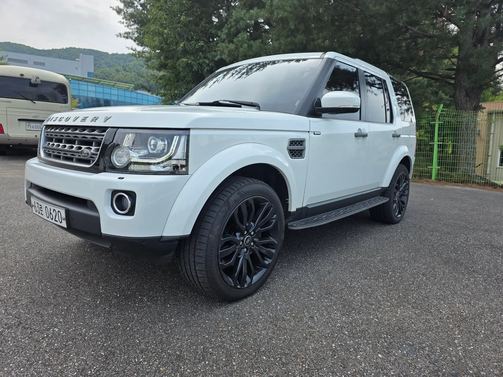 Land Rover Discovery 4 3.0 SDV6 SE 2016 — photo 1 sur 18
