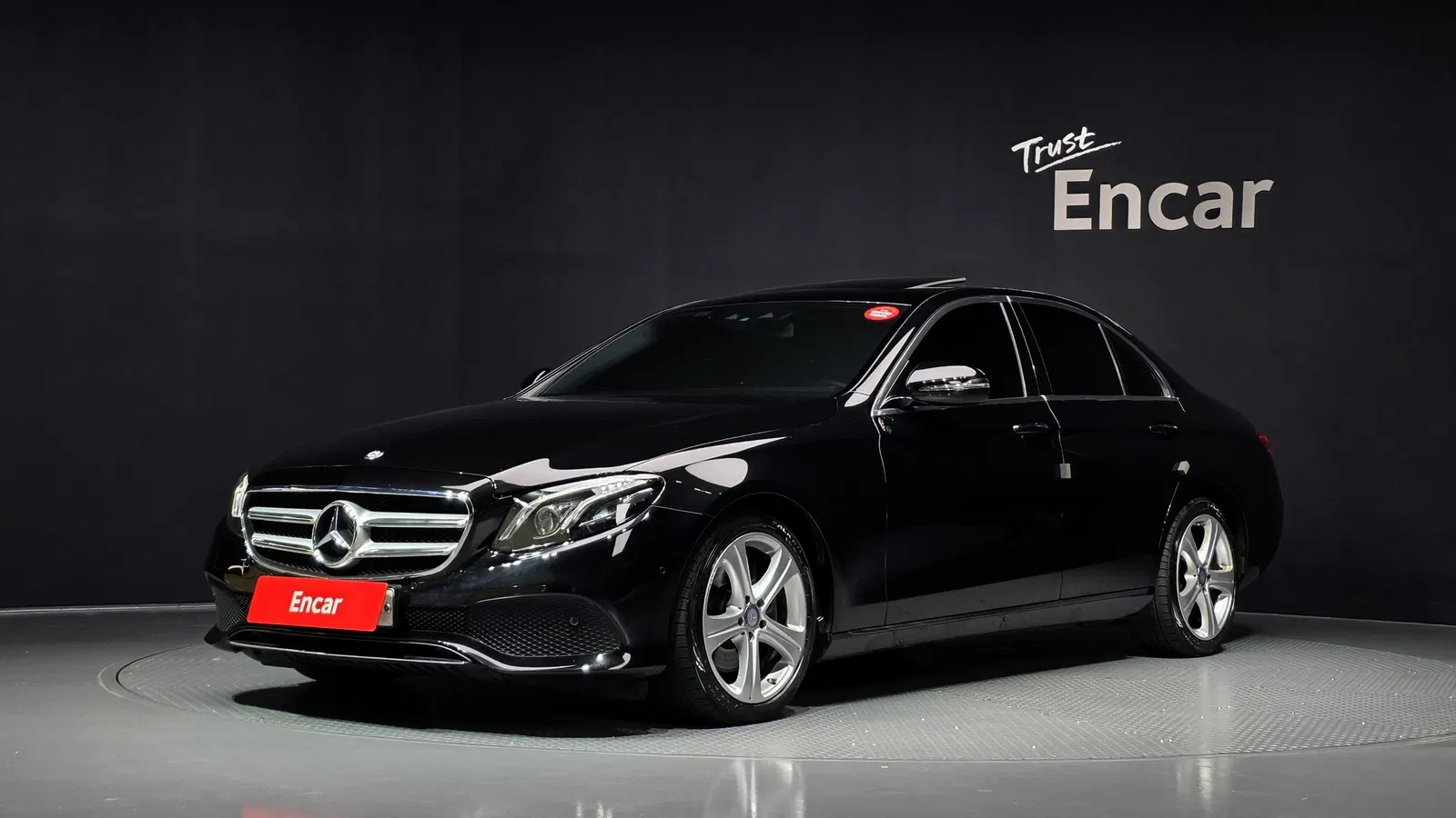 Mercedes-Benz Classe E E220d 4MATIC Avantgarde (W213) 2017 — photo 1 sur 26