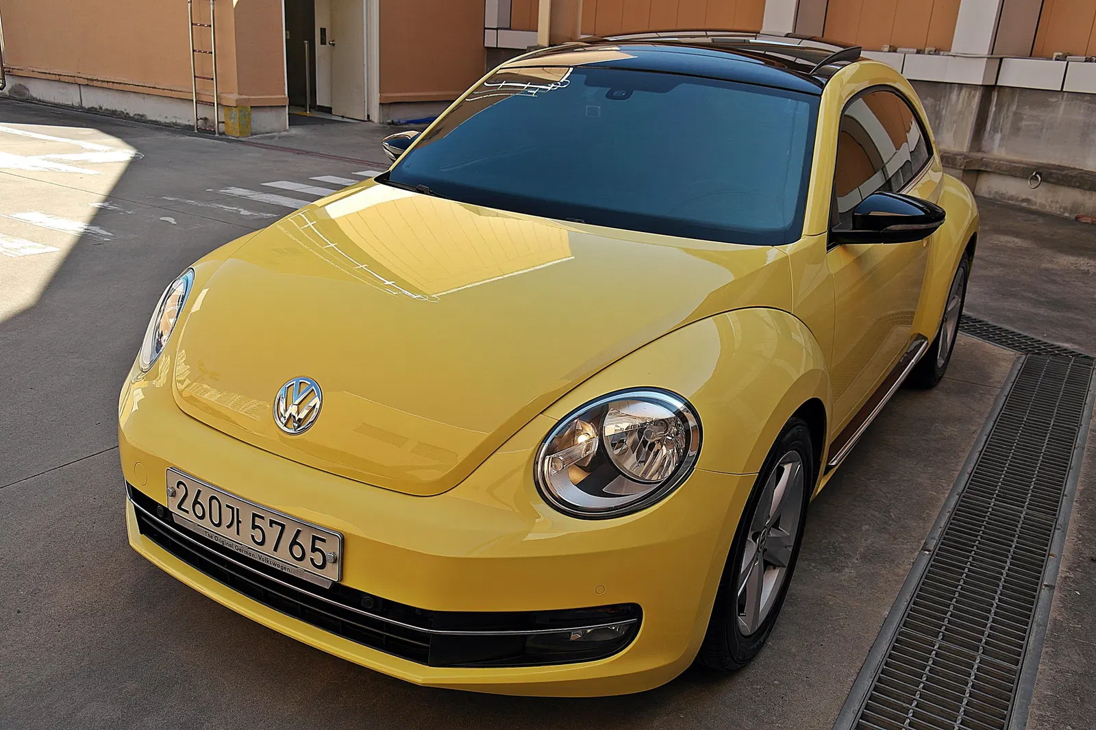 Volkswagen Beetle 2.0 TDI 2013 — photo 1 sur 26