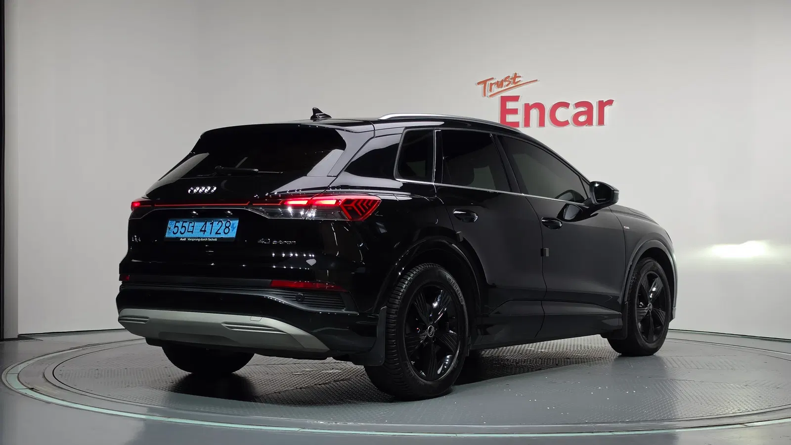 Audi Q4 e-tron (F4) 40 2022 — photo 1 sur 38