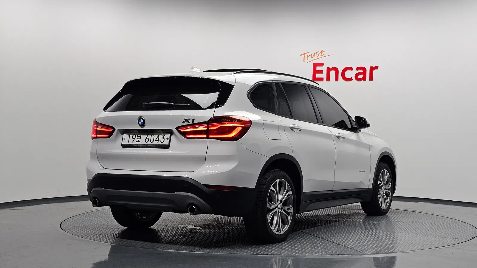 BMW X1 (F48) xDrive 20d Joy 2018 — photo 1 sur 32