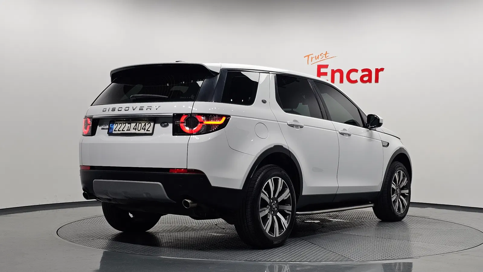 Land Rover Discovery Sport 2.0 TD4 HSE Luxury 2016 — photo 1 sur 35