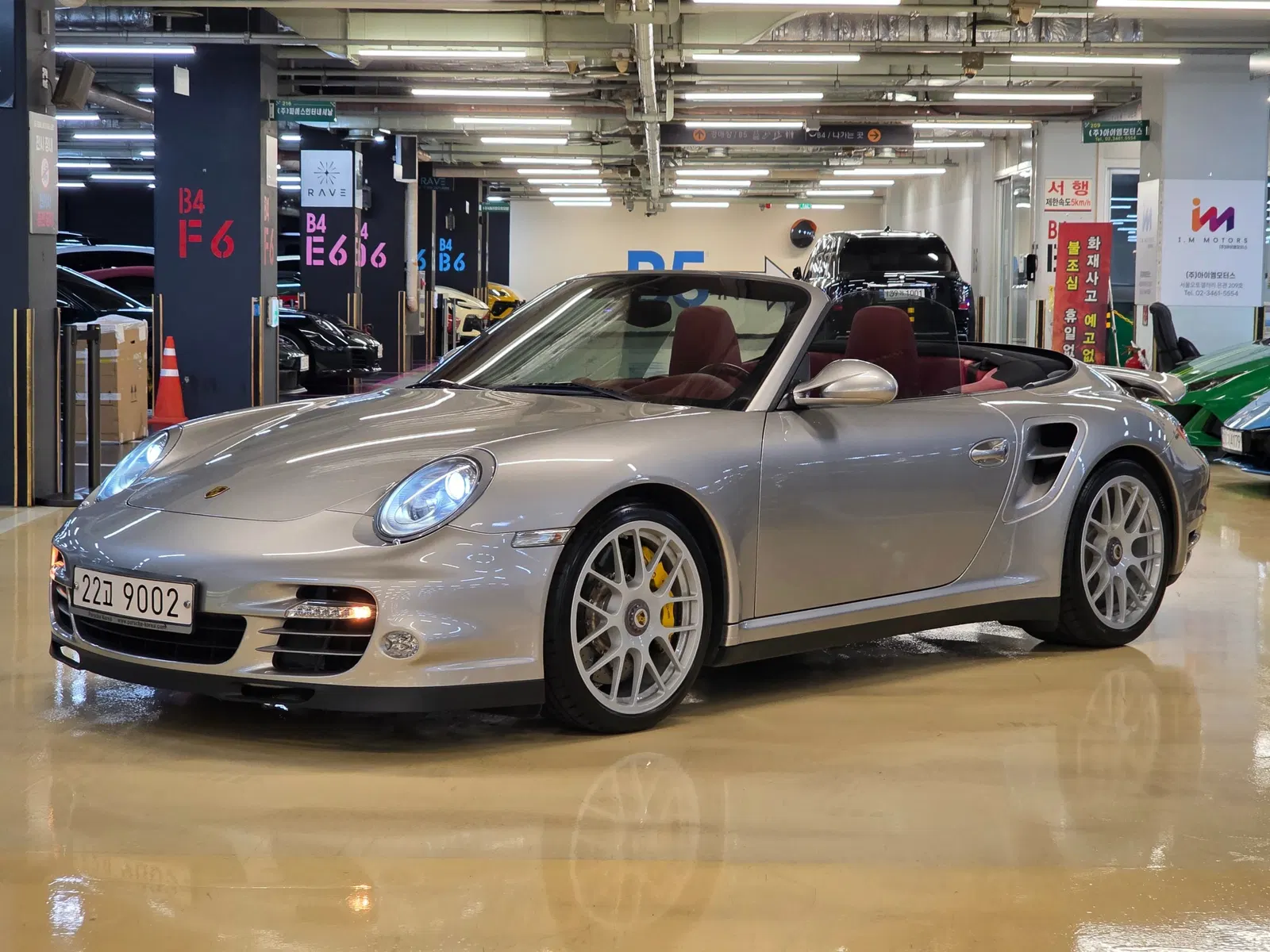 Porsche 911 Turbo Cabriolet 2011 — photo 1 sur 26