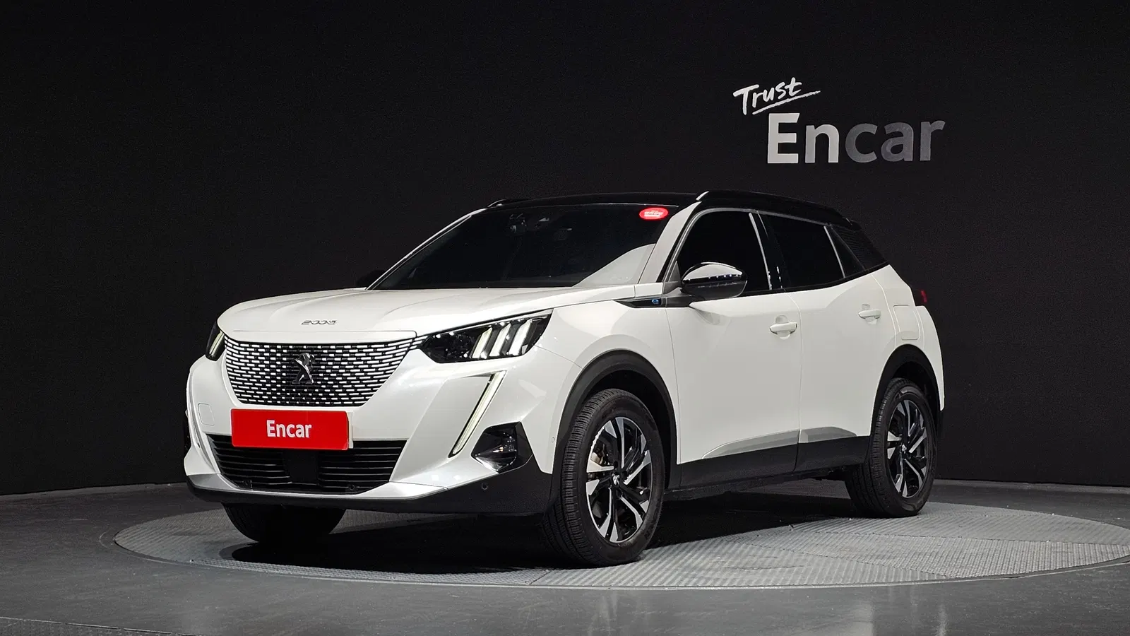 Peugeot e-2008 2e génération EV GT 2022 — photo 1 sur 31