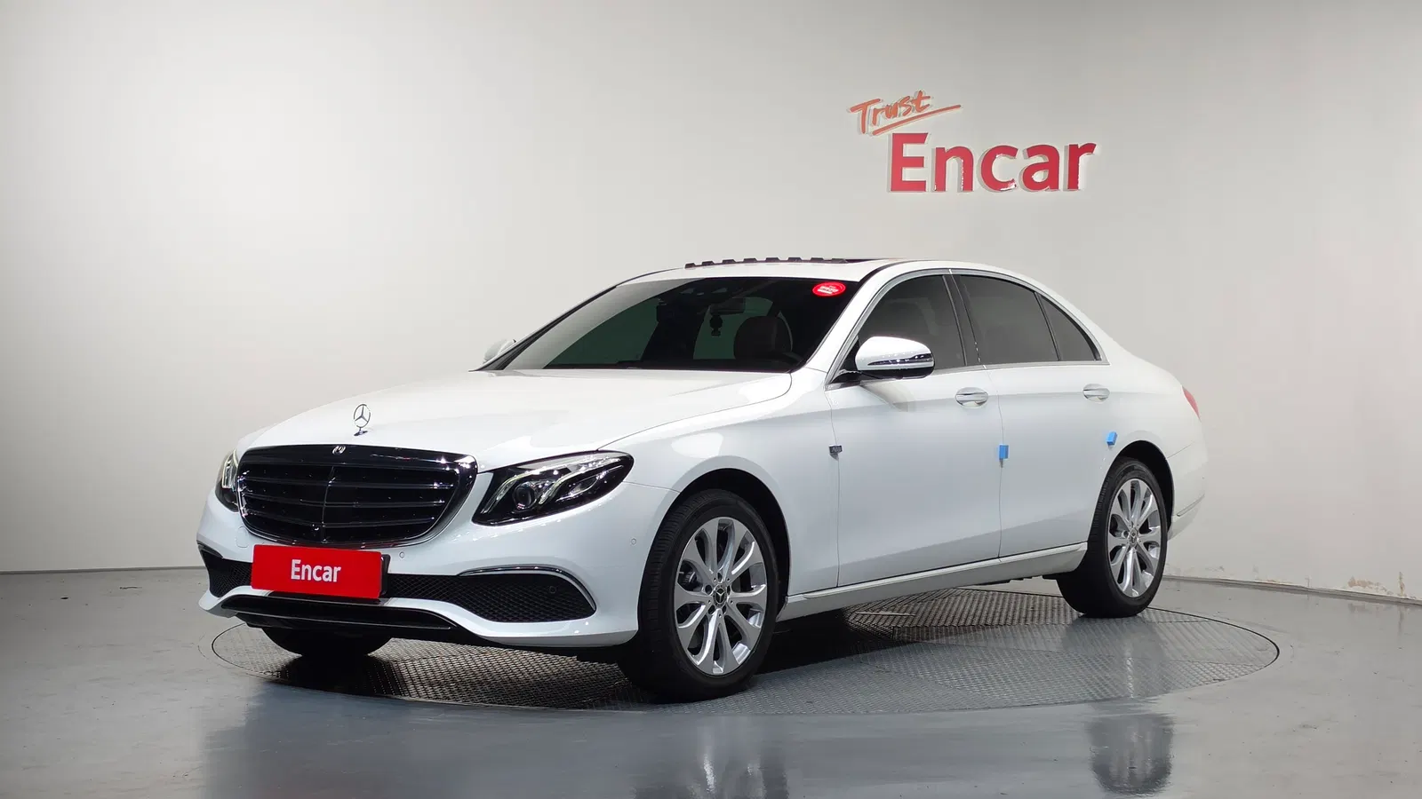 Mercedes-Benz Classe E E300 4MATIC Exclusive (W213) 2020 — photo 1 sur 40