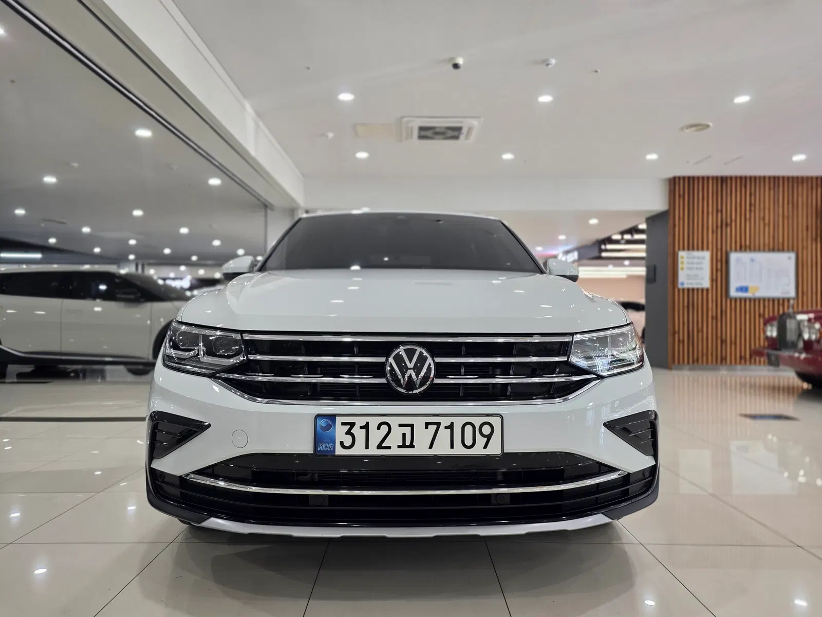 Volkswagen Tiguan 2e génération 2.0 TDI Premium 2022 — photo 1 sur 18