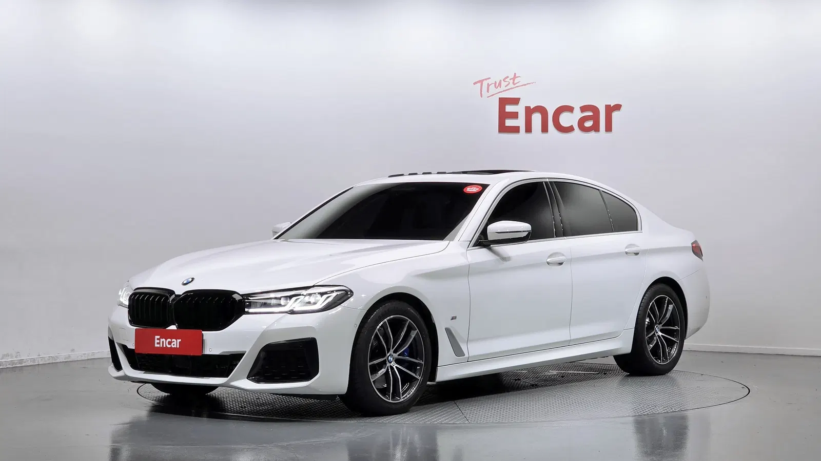 BMW Série 5 (G30) 520i M Sport 2022 — photo 1 sur 38