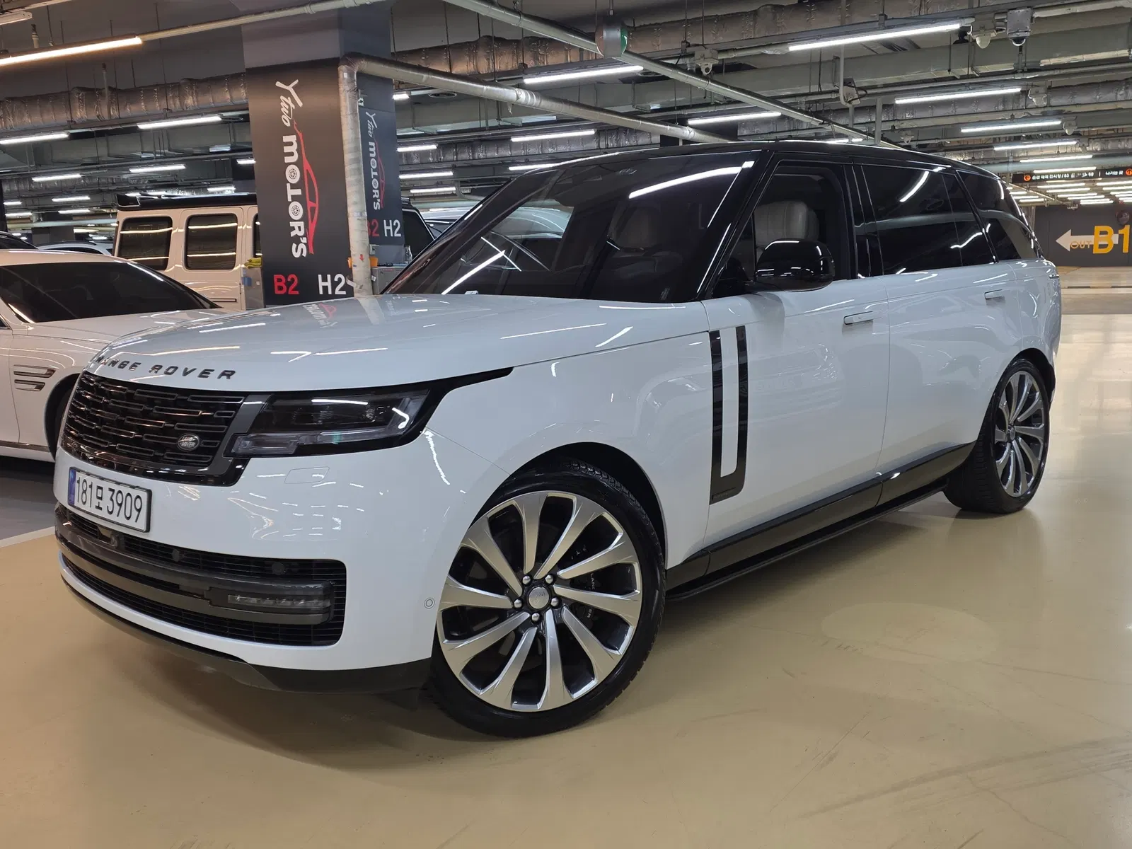 Land Rover Range Rover 5e génération P530 AB LWB 2023 — photo 1 sur 26