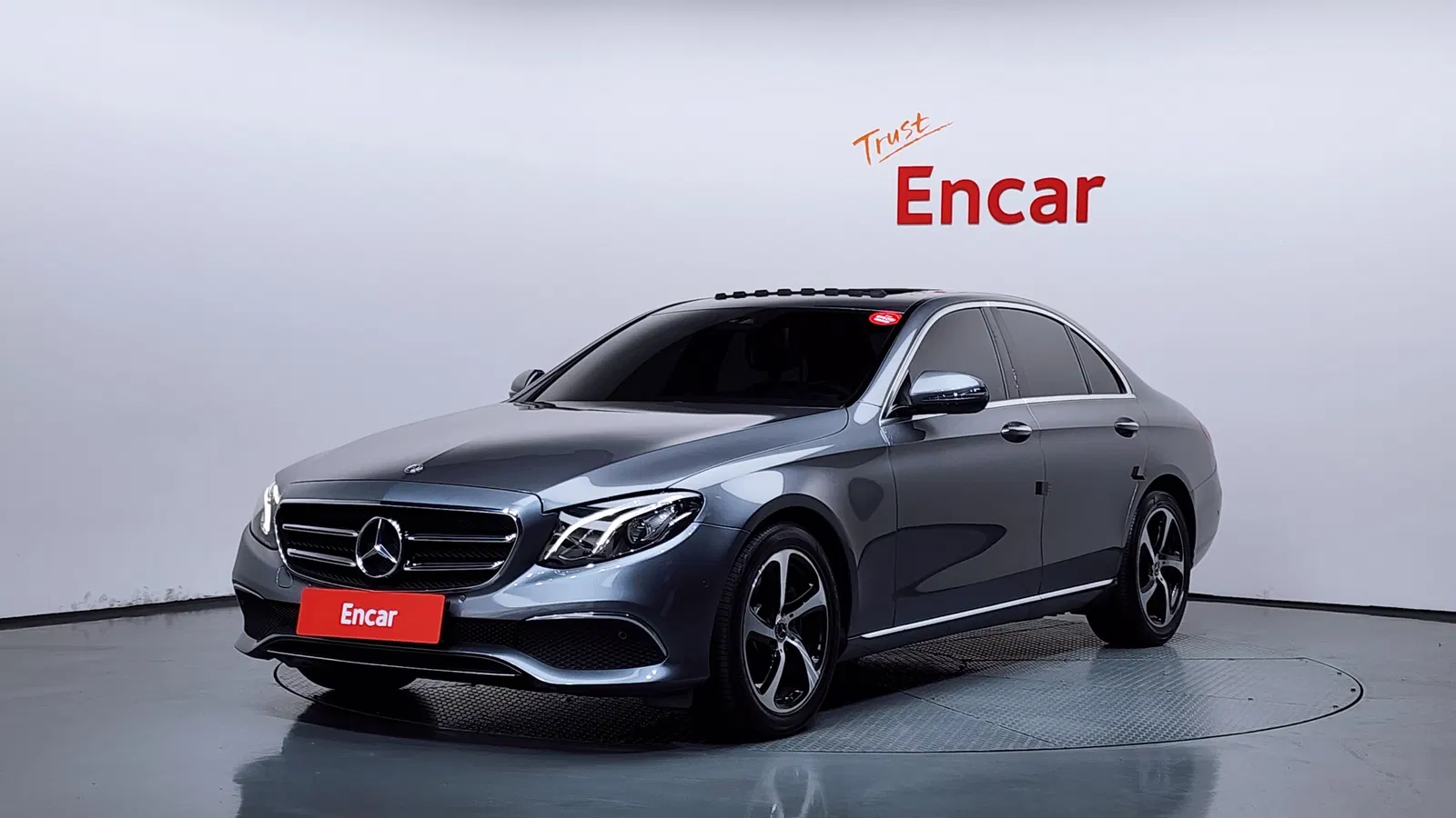 Mercedes-Benz Classe E E250 Avantgarde (W213) 2020 — photo 1 sur 32