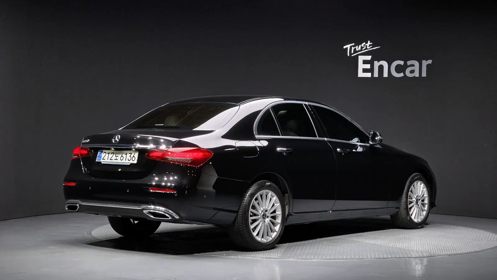 Mercedes-Benz Classe E E250 Exclusive (W213) 2023 — photo 1 sur 35