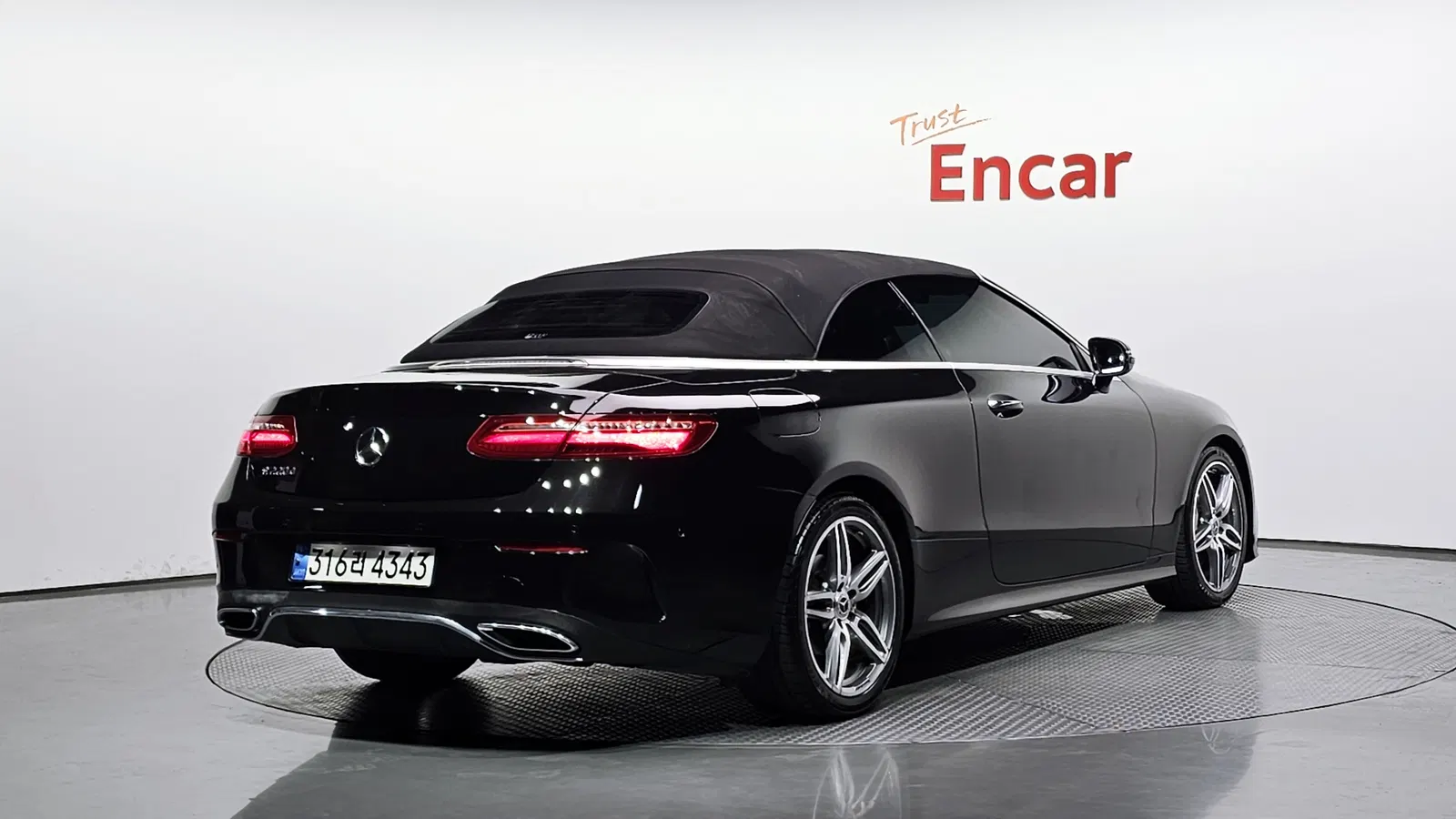 Mercedes-Benz Classe E E220d Cabriolet (W213) 2018 — photo 1 sur 29