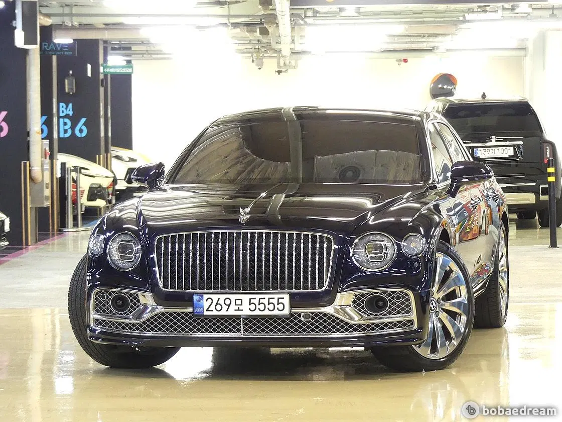 Bentley Flying Spur 3e génération 4.0 2022 — photo 1 sur 26