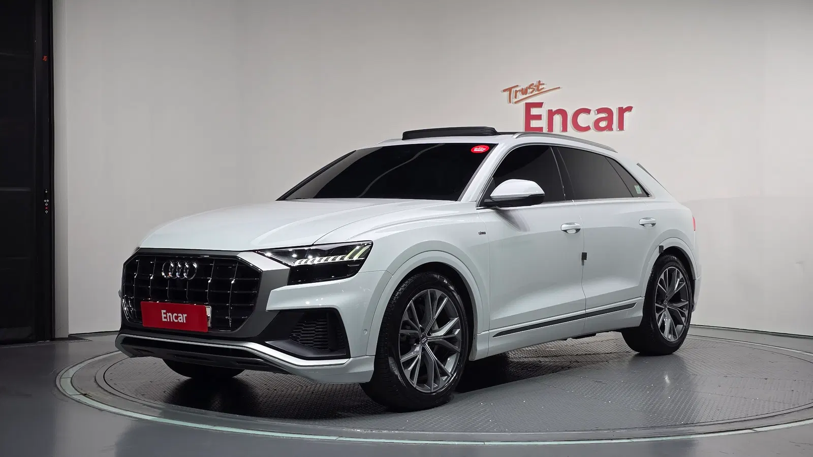 Audi Q8 (4M) 50 TDI Quattro Premium 2020 — photo 1 sur 34