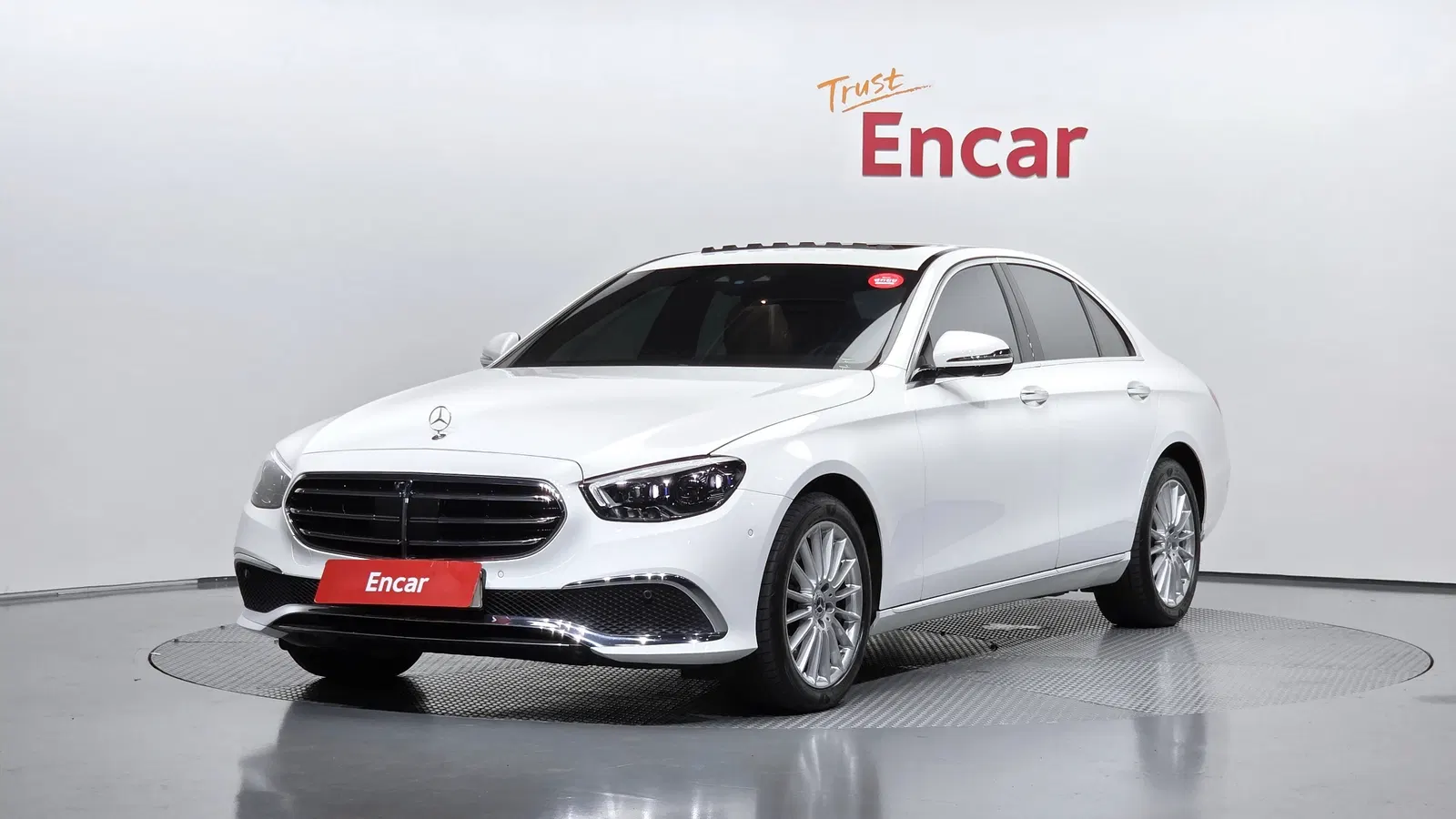 Mercedes-Benz Classe E E250 Exclusive (W213) 2022 — photo 1 sur 33