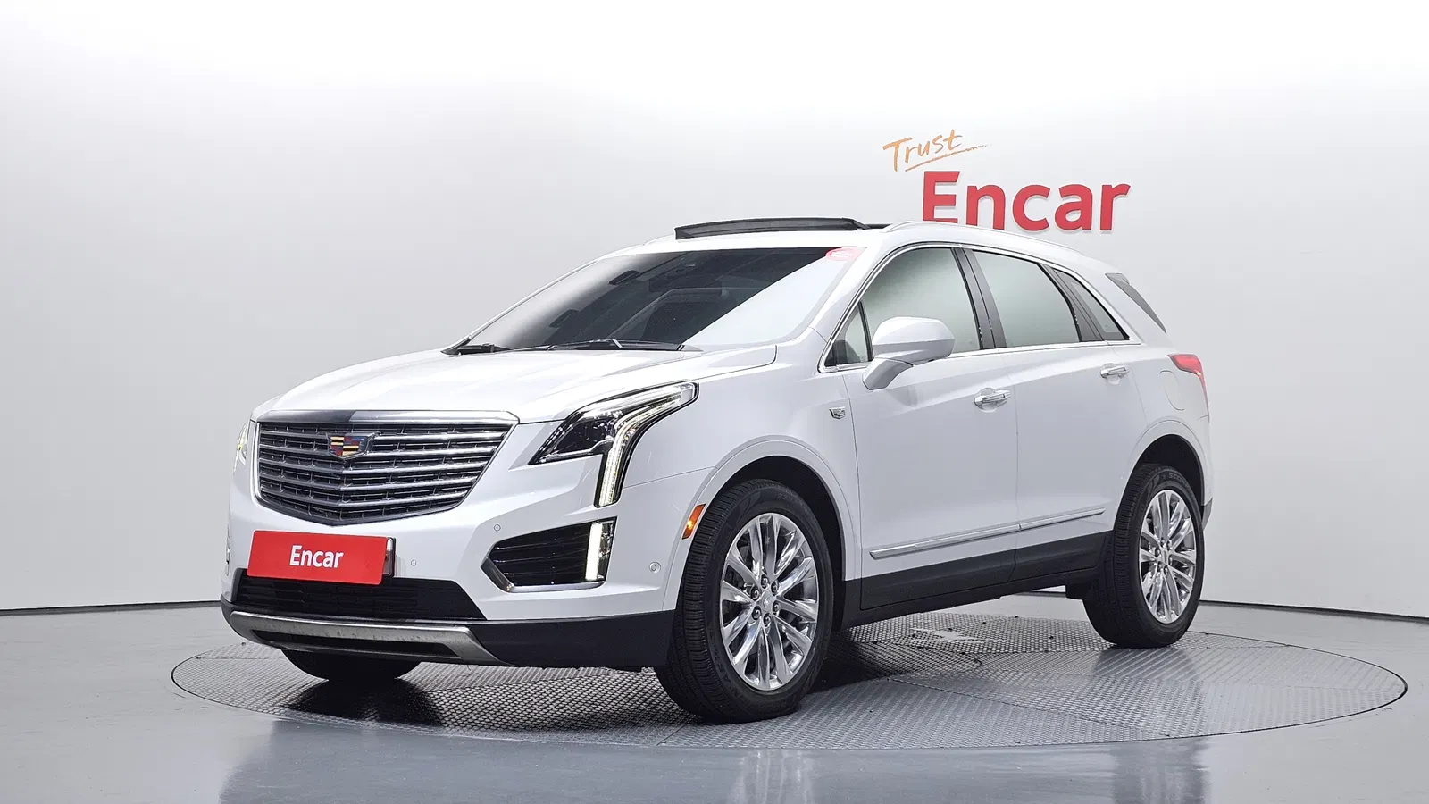 Cadillac XT5 3.6 Platinum AWD 2019 — photo 1 sur 44
