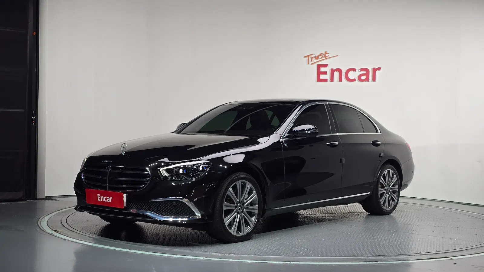 Mercedes-Benz Classe E E450 4MATIC Exclusive (W213) 2022 — photo 1 sur 20