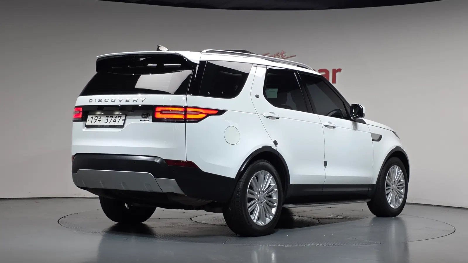 Land Rover Discovery 5 3.0 TD6 HSE Luxury 2018 — photo 1 sur 46