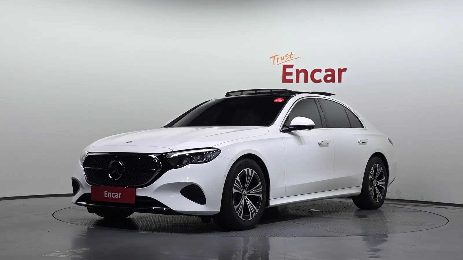 Mercedes-Benz Classe E E200 Avantgarde (W214) 2025 — photo 1 sur 31