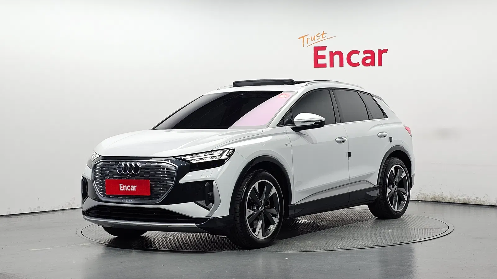 Audi Q4 e-tron (F4) 40 Premium 2023 — photo 1 sur 33