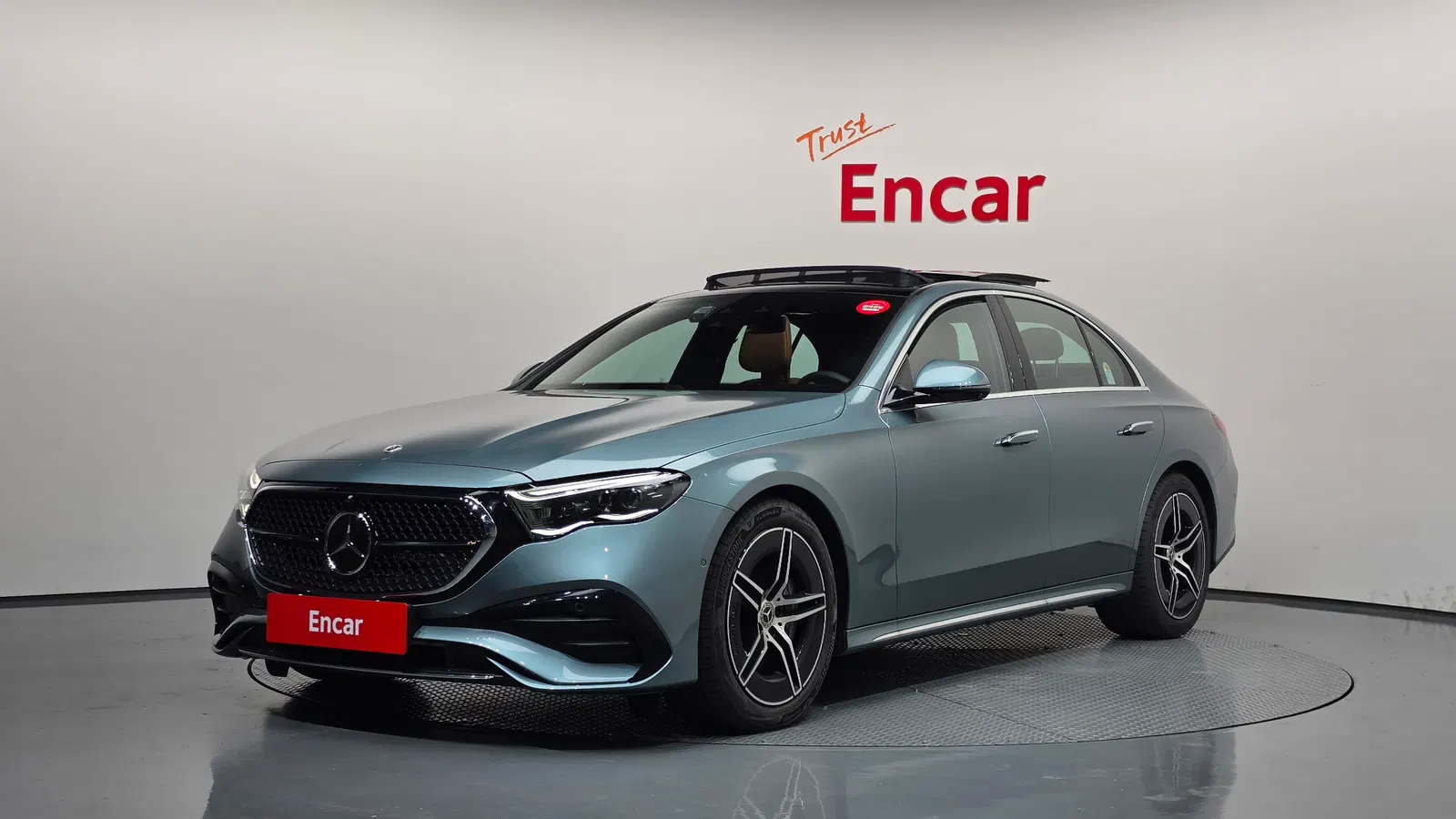 Mercedes-Benz Classe E AMG Line · E300 4MATIC (W214) 2025 — photo 1 sur 31