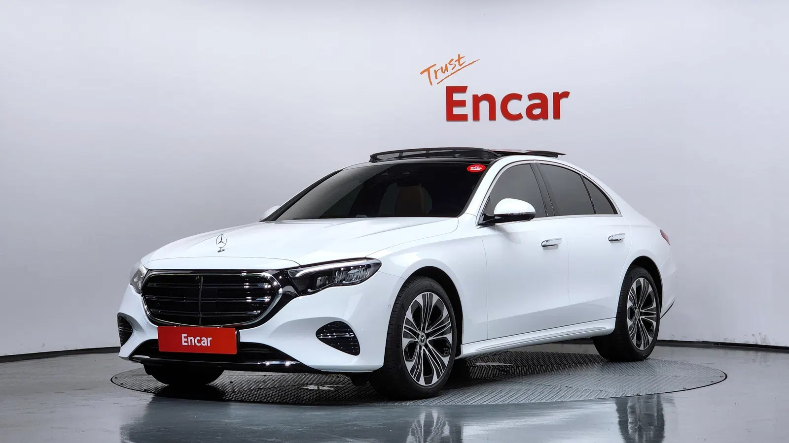 Mercedes-Benz Classe E E220d 4MATIC Exclusive (W214) 2026 — photo 1 sur 37