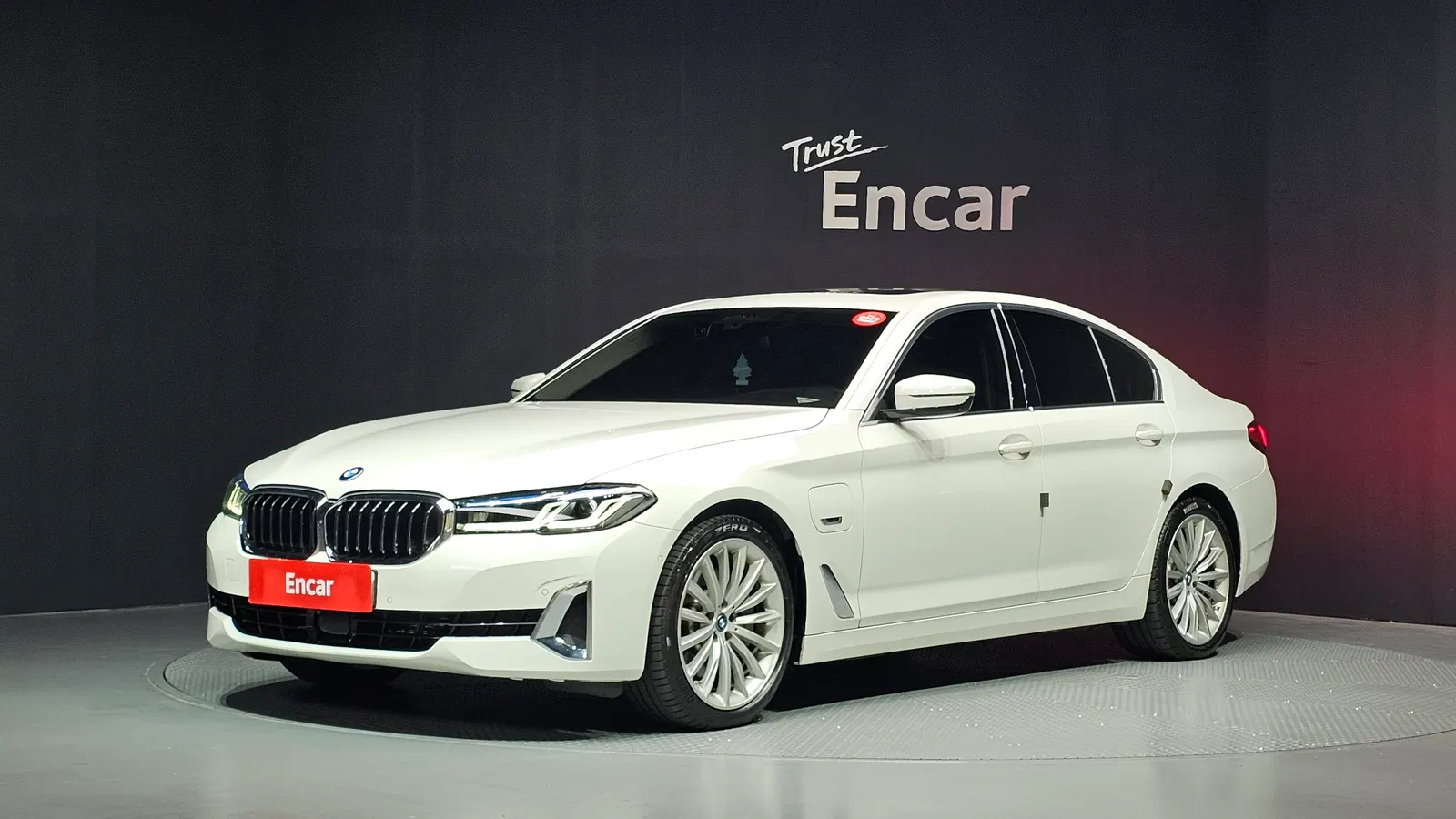 BMW Série 5 (G30) 530e Luxury 2023 — photo 1 sur 38