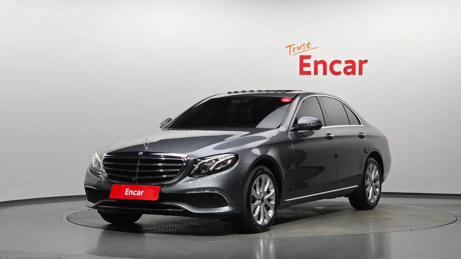 Mercedes-Benz Classe E E300 4MATIC Exclusive (W213) 2019 — photo 1 sur 32
