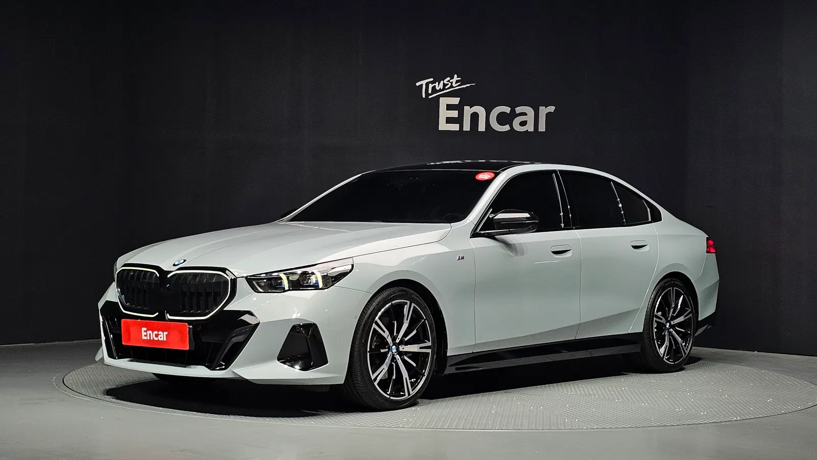 BMW Série 5 (G60) 530i xDrive M Sport 2024 — photo 1 sur 29