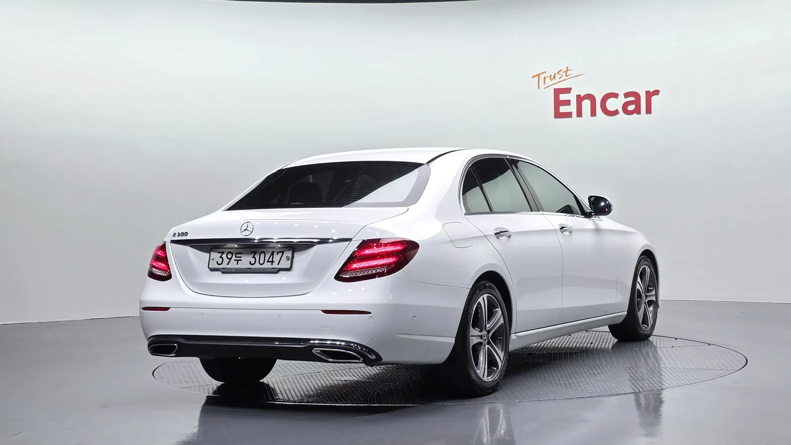 Mercedes-Benz Classe E E300 Avantgarde (W213) 2019 — photo 1 sur 32