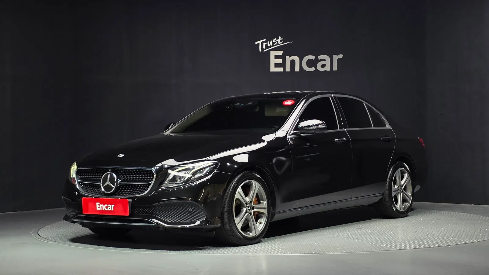 Mercedes-Benz Classe E E300 4MATIC Avantgarde Intelligent Drive (W213) 2017 — photo 1 sur 20