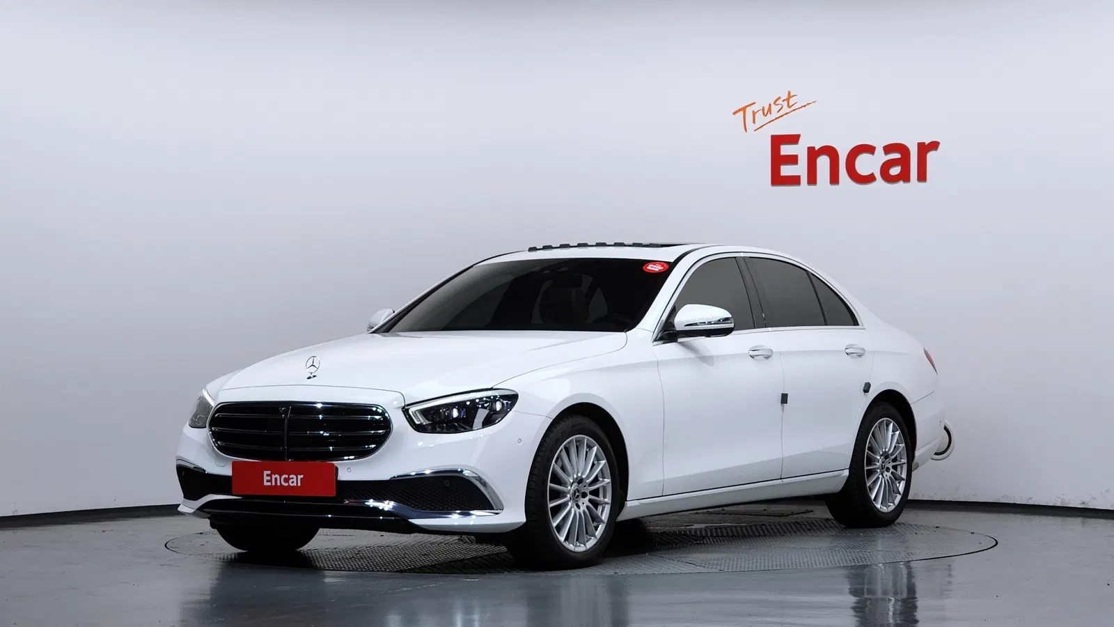 Mercedes-Benz Classe E E250 Exclusive (W213) 2022 — photo 1 sur 33