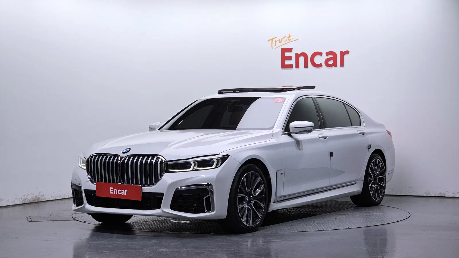 BMW Série 7 (G11) 740Li xDrive M Sport 2021 — photo 1 sur 31