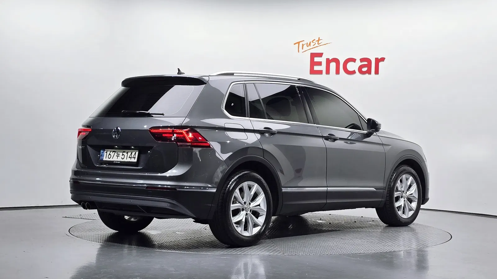 Volkswagen Tiguan 2e génération 2.0 TDI Premium 2020 — photo 1 sur 32