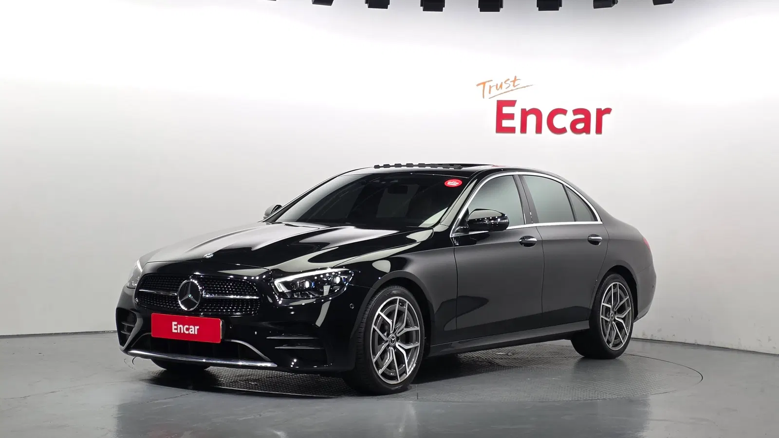 Mercedes-Benz Classe E AMG Line · E220d 4MATIC (W213) 2021 — photo 1 sur 38