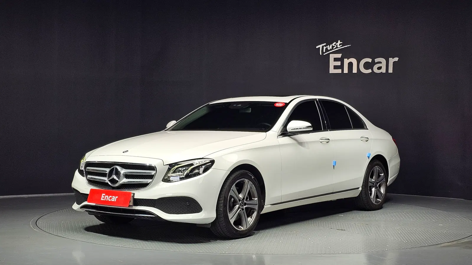 Mercedes-Benz Classe E E220d Avantgarde (W213) 2019 — photo 1 sur 20